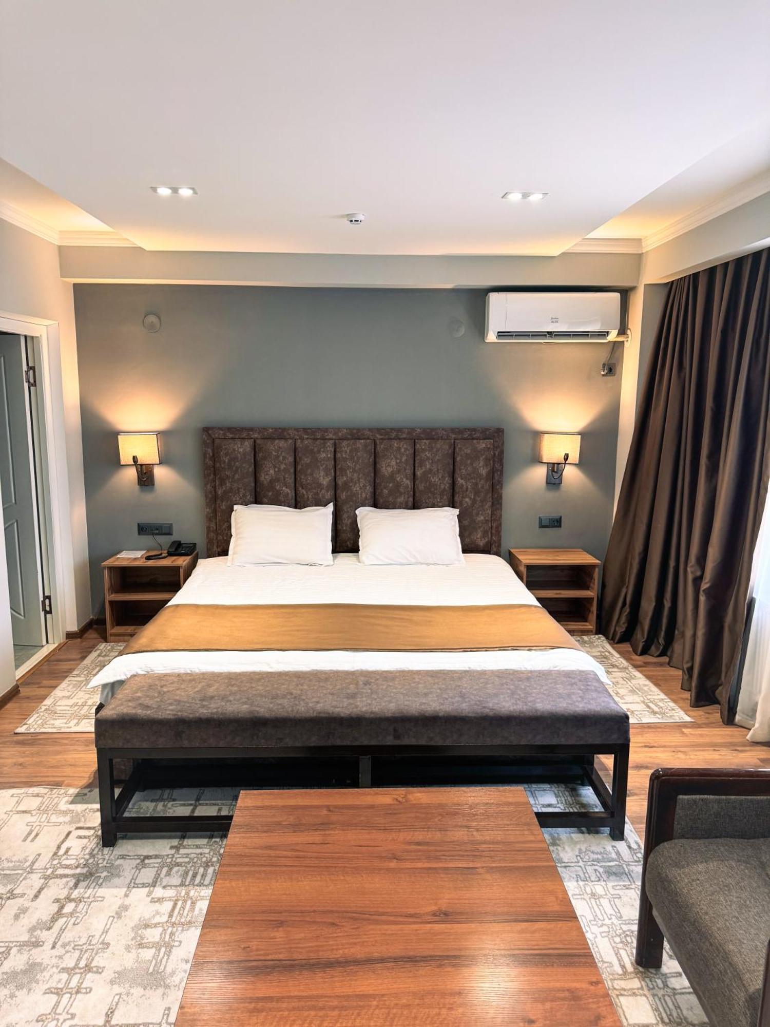 Ziyorat Luxury Hotel Fergana Exterior foto