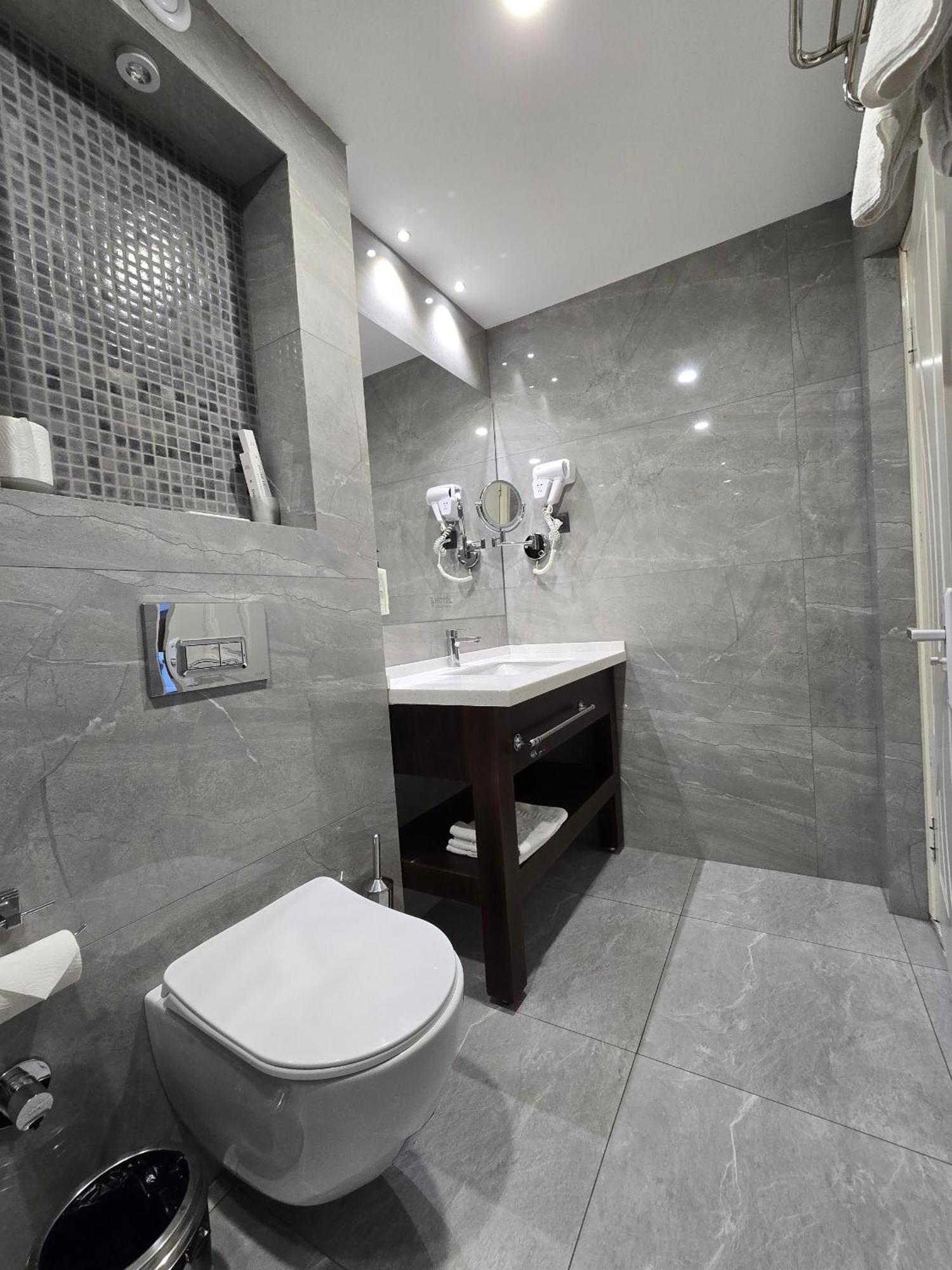 Ziyorat Luxury Hotel Fergana Exterior foto