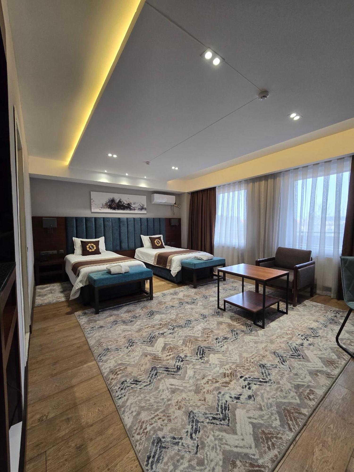 Ziyorat Luxury Hotel Fergana Exterior foto