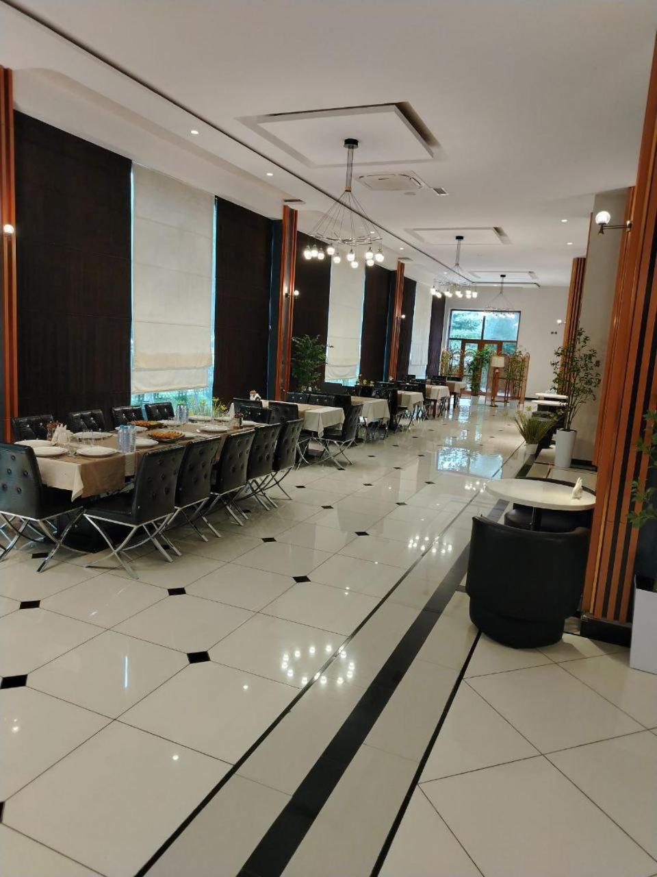 Ziyorat Luxury Hotel Fergana Exterior foto