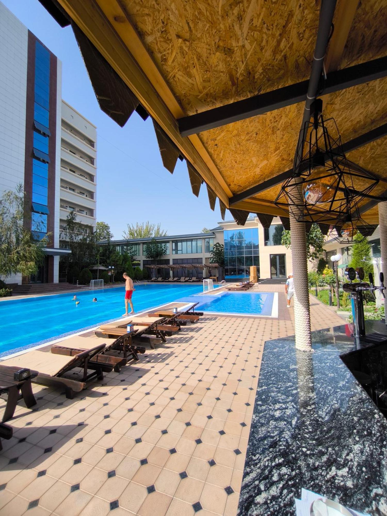 Ziyorat Luxury Hotel Fergana Exterior foto