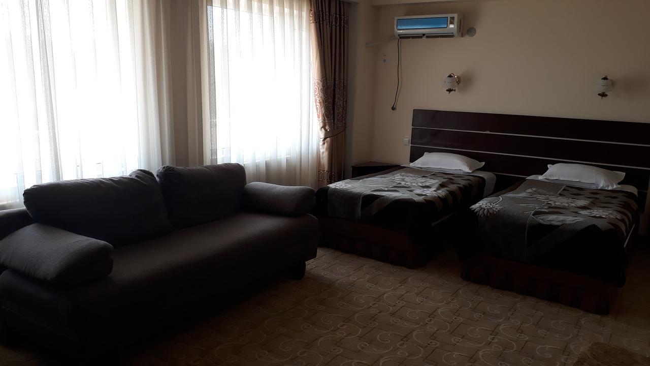 Ziyorat Luxury Hotel Fergana Exterior foto