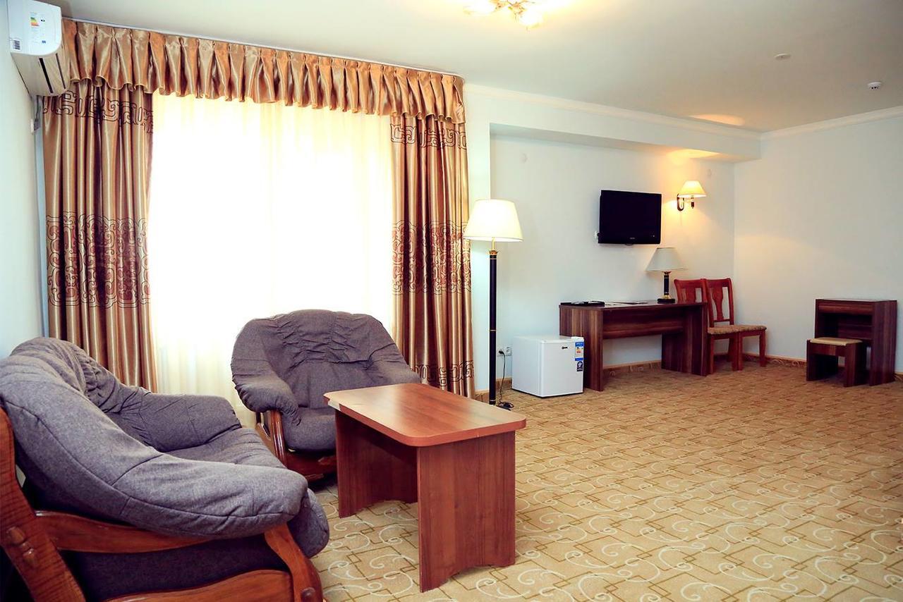 Ziyorat Luxury Hotel Fergana Exterior foto