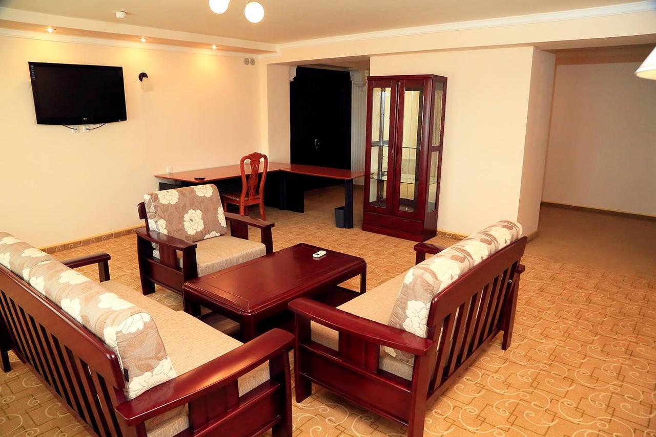 Ziyorat Luxury Hotel Fergana Exterior foto
